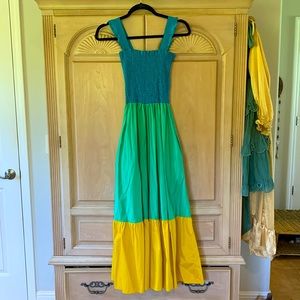 Stunning shirred maxi dress in bright color ☀️